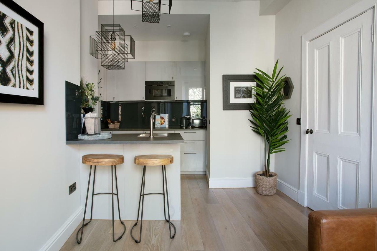 Holyrood Park City Centre Apartment エディンバラ エクステリア 写真
