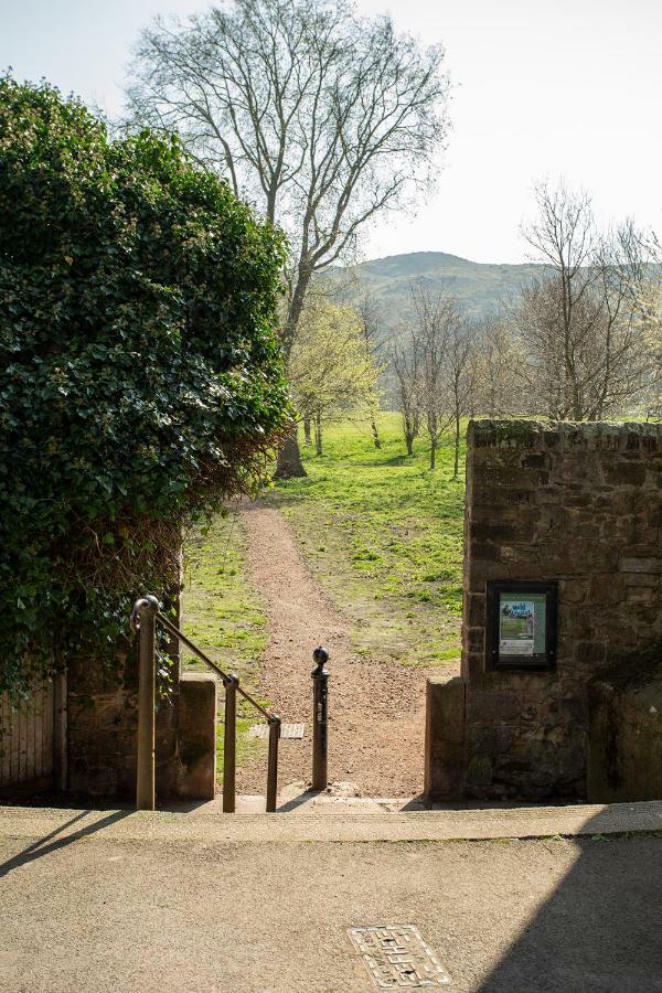 Holyrood Park City Centre Apartment エディンバラ エクステリア 写真